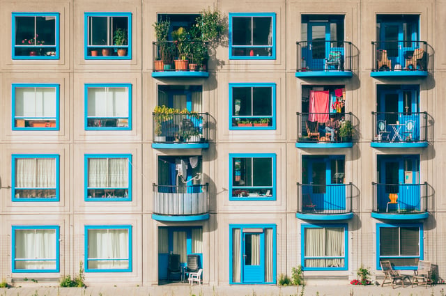 apartments_blue-windows_by-jan-jakub-nanista.jpg