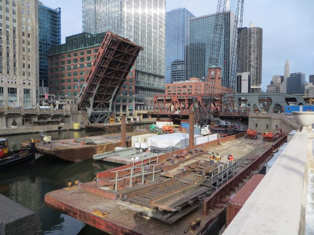 Chicago Wells Street Bridge Construction