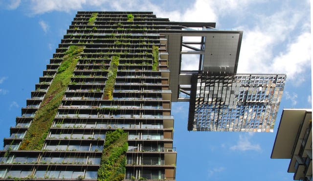 Hanging_gardens_of_One_Central_Park.jpg